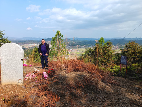 2025年3月2日 湖南省邵东市灵官殿镇大棠村石狮堂贫苦山墓_副本.jpg