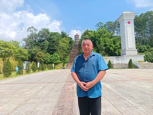2025年9月20日广西壮族自治区玉林市玉州区龟山公园内玉林市纪念广场 纪念碑_副本.jpg