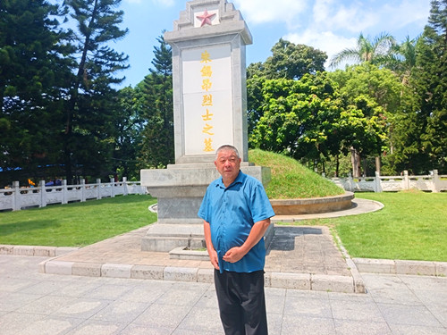 2025年9月20日广西壮族自治区玉林市玉州区人民公园内的南面有朱锡昂墓。_副本.jpg
