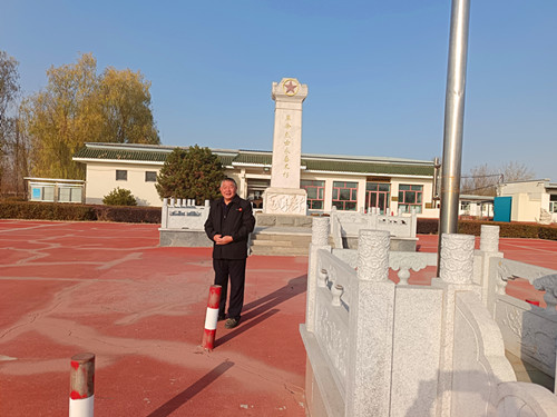2025年11月23日到北京市顺义区北小镇东府村纪念碑_副本.jpg
