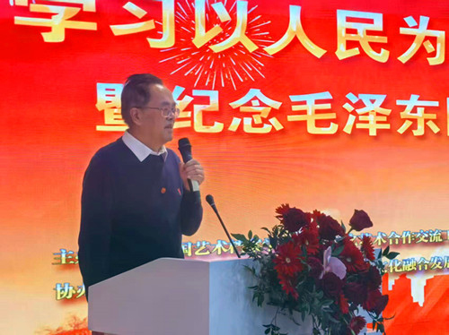 刘德喜 校“三农”问题研究中心副主任，校马列主义研究所副主任.jpg